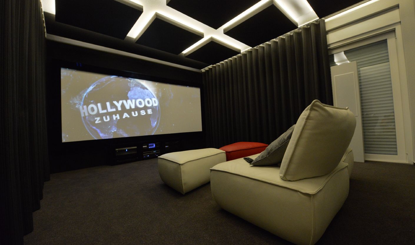 Wohnzimmer-System in Perfektion Vom Traum-Heimkino zum Heimkino-Traum Wohnzimmer-System in Perfektion Vom Traum-Heimkino zum Heimkino-Traum