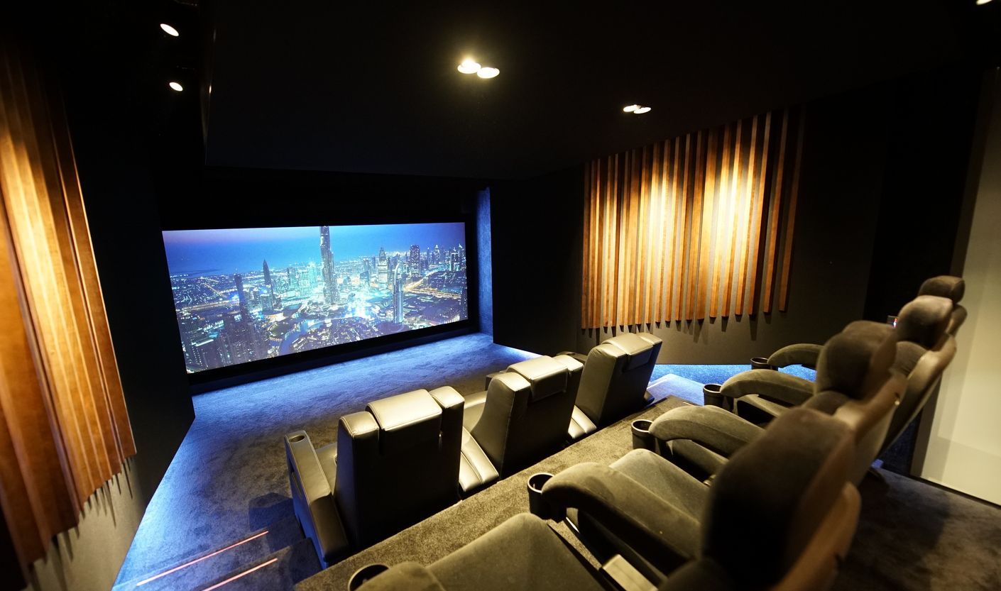 Ihr privates Kino Hollywood Zuhause Komplettheimkino - von uns schlüsselfertig für Sie gebaut Ihr privates Kino Hollywood Zuhause Komplettheimkino - von uns schlüsselfertig für Sie gebaut